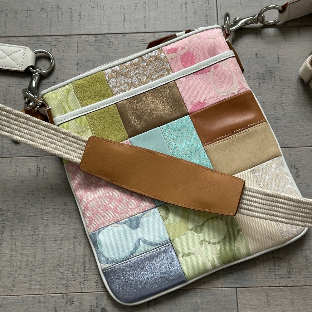 Coach Patchwork Crossbody Bag – Multicolor Signature Print - Picture 4 of 7